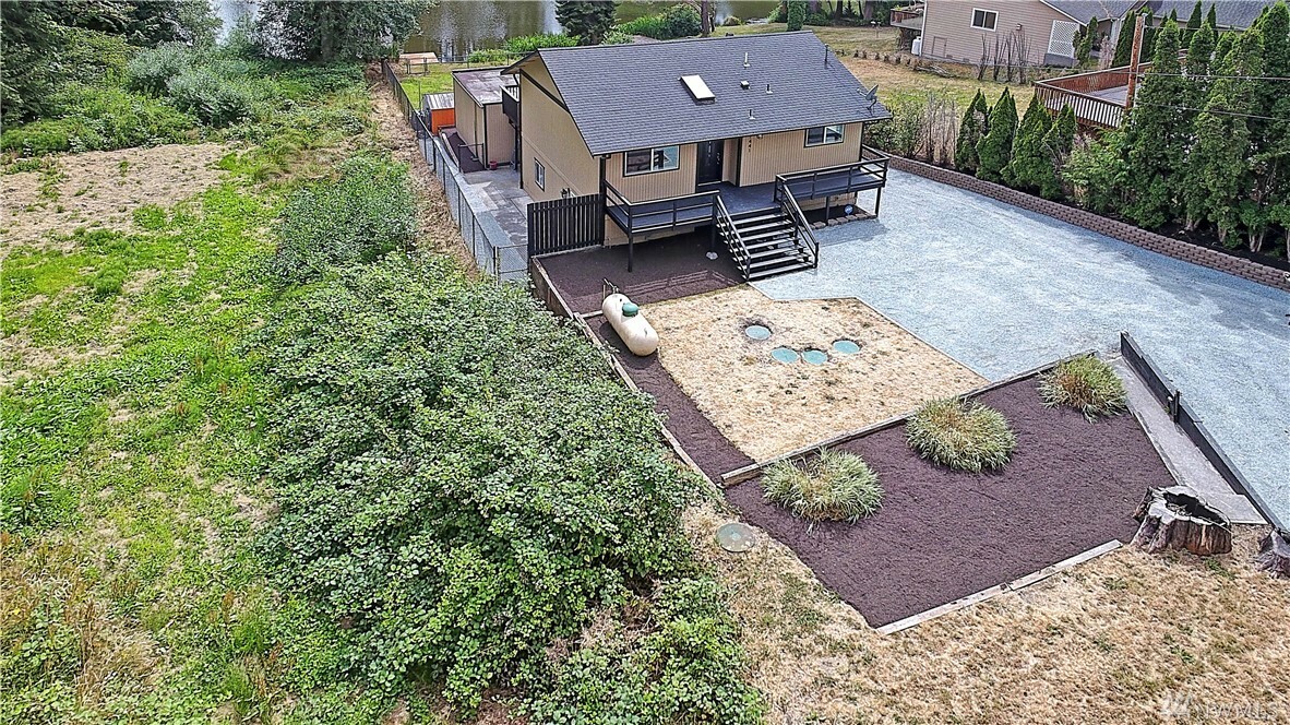 Property Photo:  1441 Lake Dr  WA 98282 