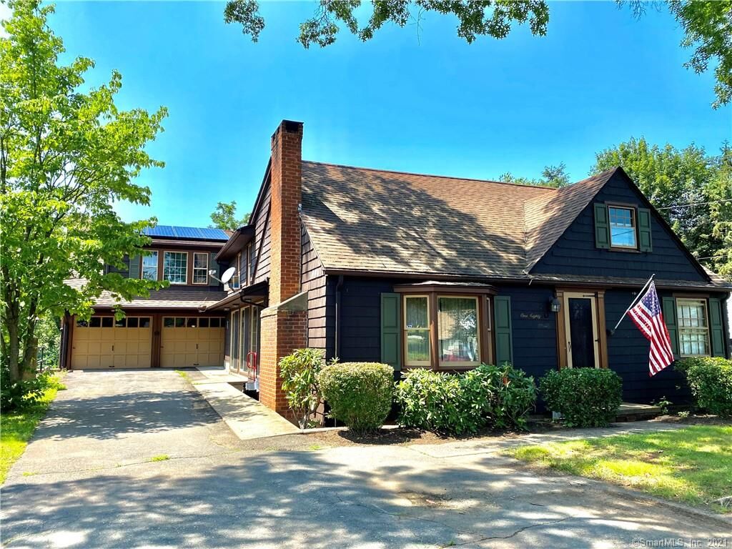 Property Photo:  180 Maple Avenue  CT 06450 