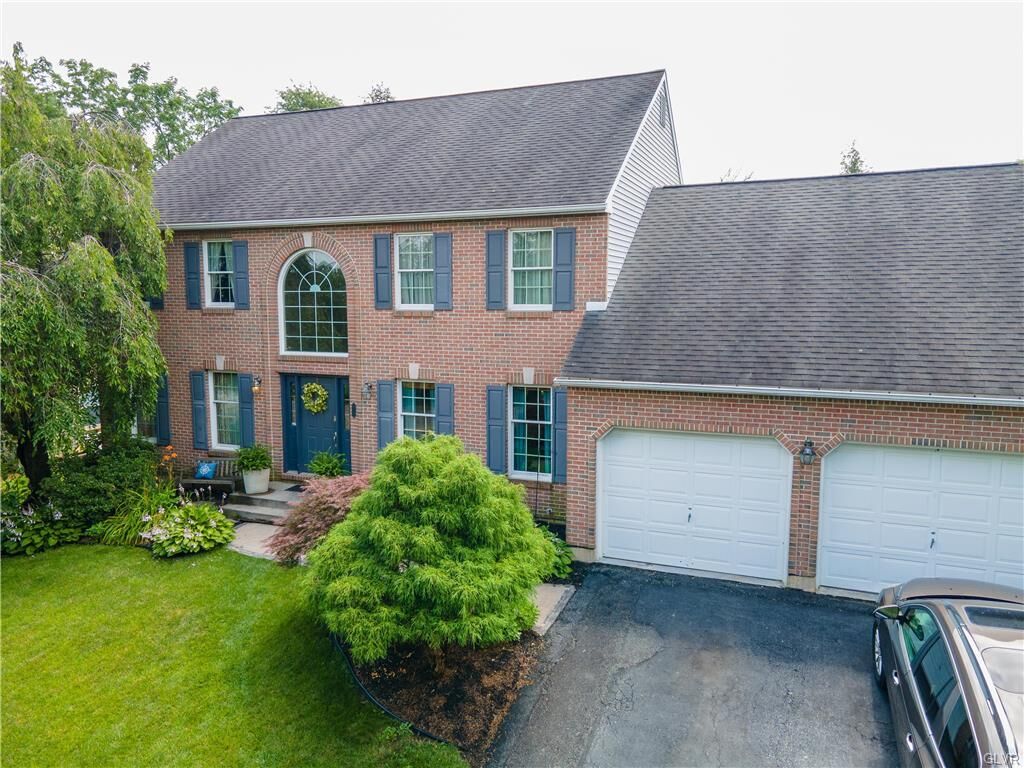 Property Photo: 952 Pennsylvania Street PA 18052