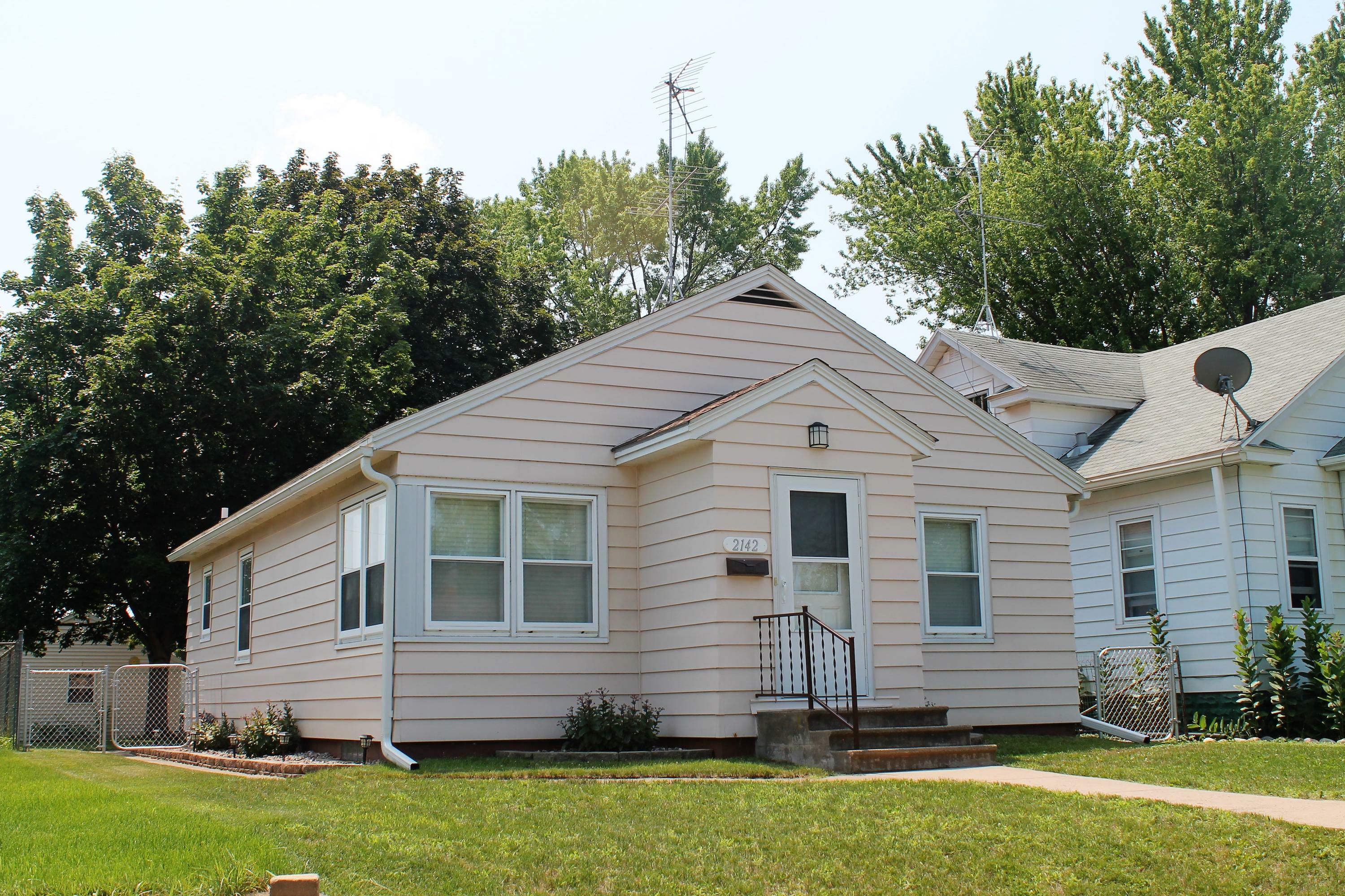 Property Photo:  2142 Mississippi St  WI 54601 