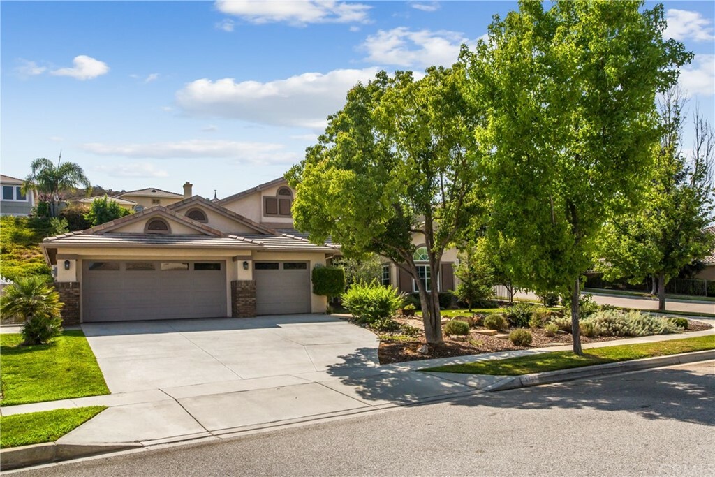 Property Photo:  13467 Mesa Crest Drive  CA 92399 