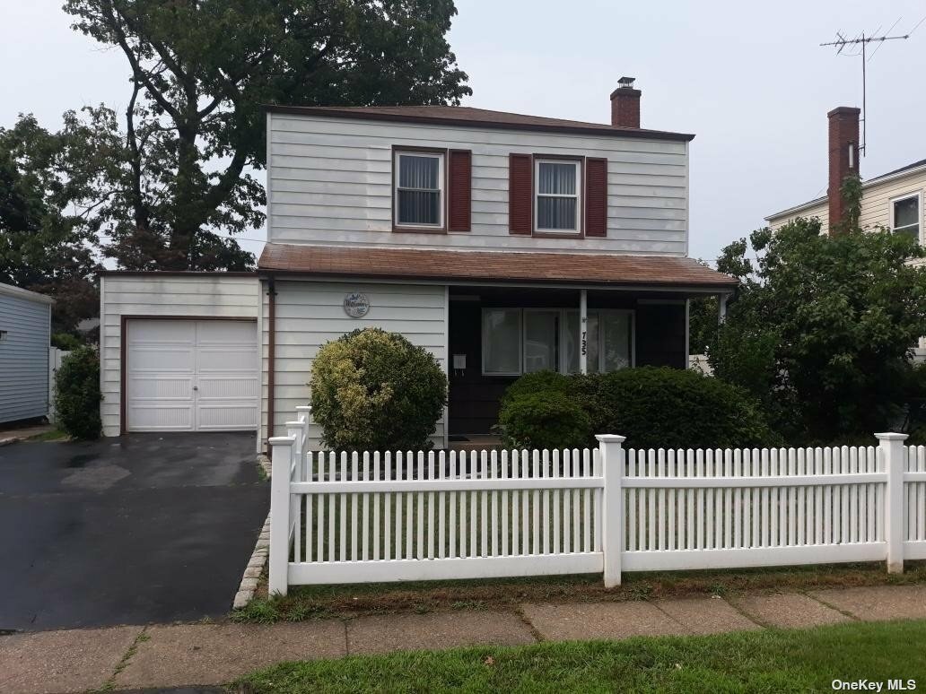 Property Photo:  735 Sharon Road  NY 11726 