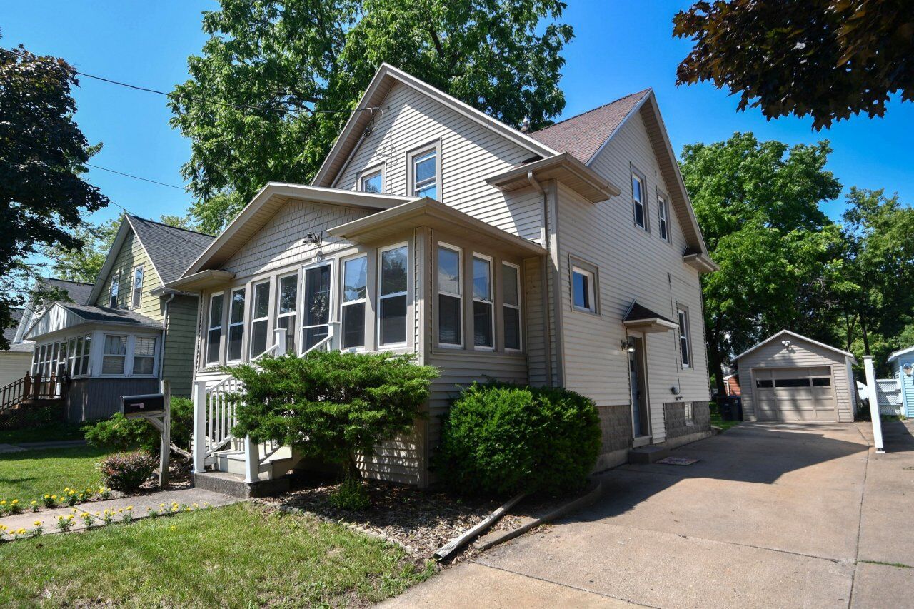 Property Photo: 1017 N Sawyer St WI 54902