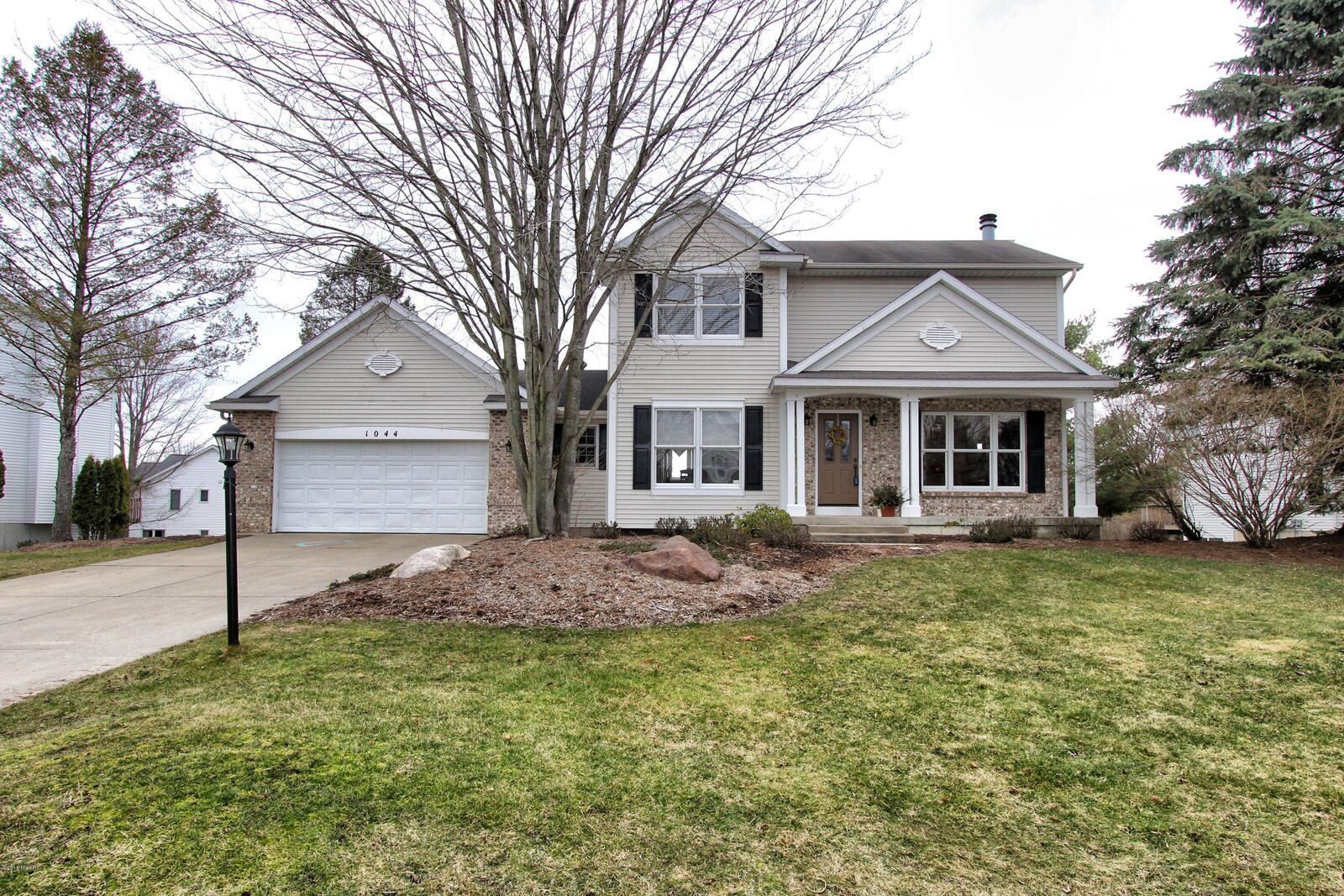Property Photo:  1044 Dogwood Meadows Drive SE  MI 49301 