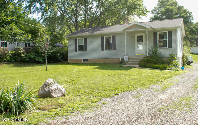 Property Photo:  117 Lumbard St  MI 49242 