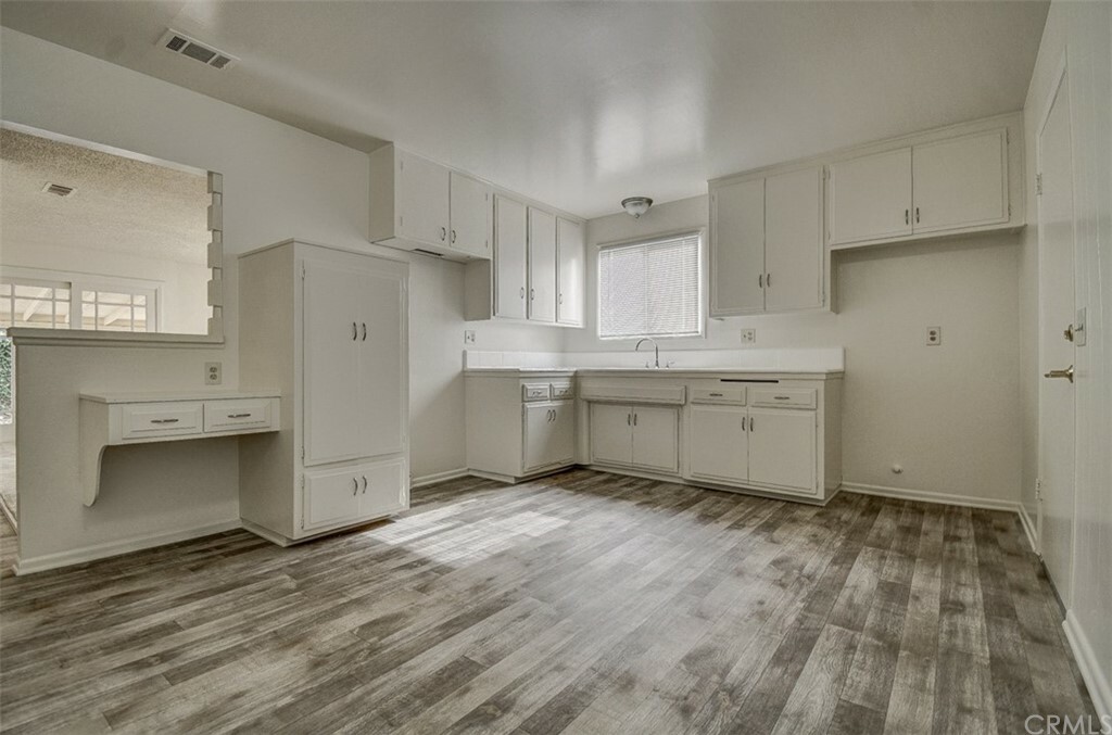 Property Photo:  2777 W Yale Avenue  CA 92801 