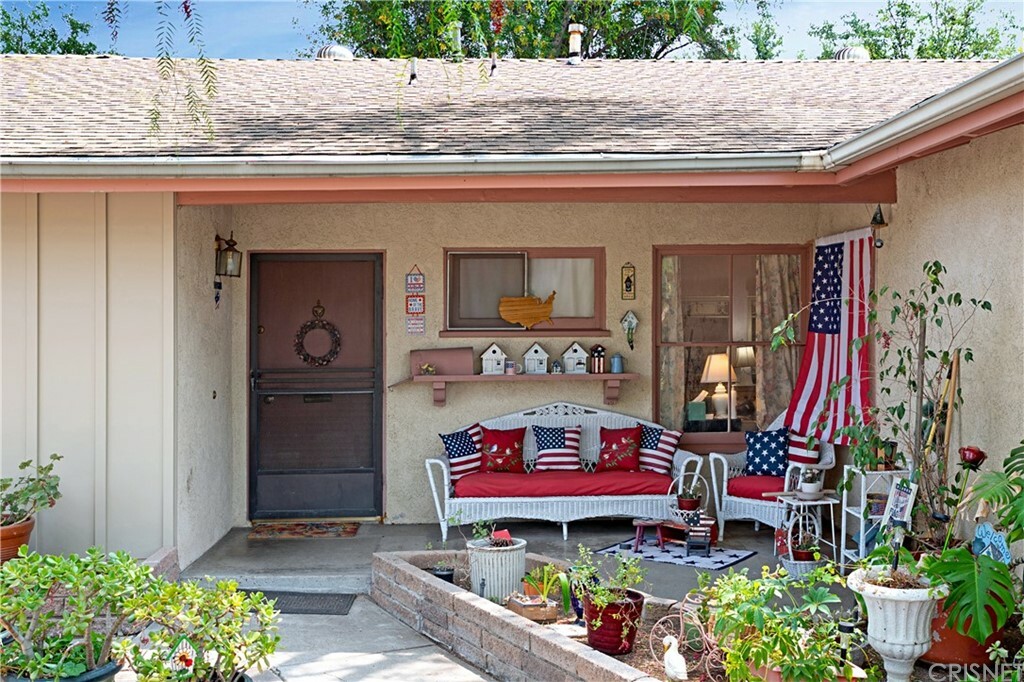 Property Photo:  22901 Bassett Street  CA 91307 