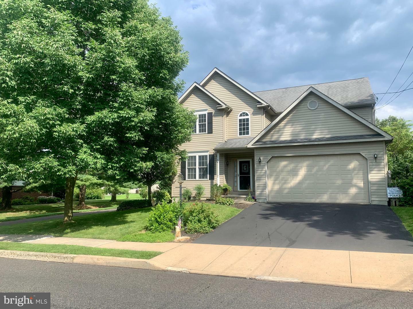 Property Photo: 6 Summit PA 18969