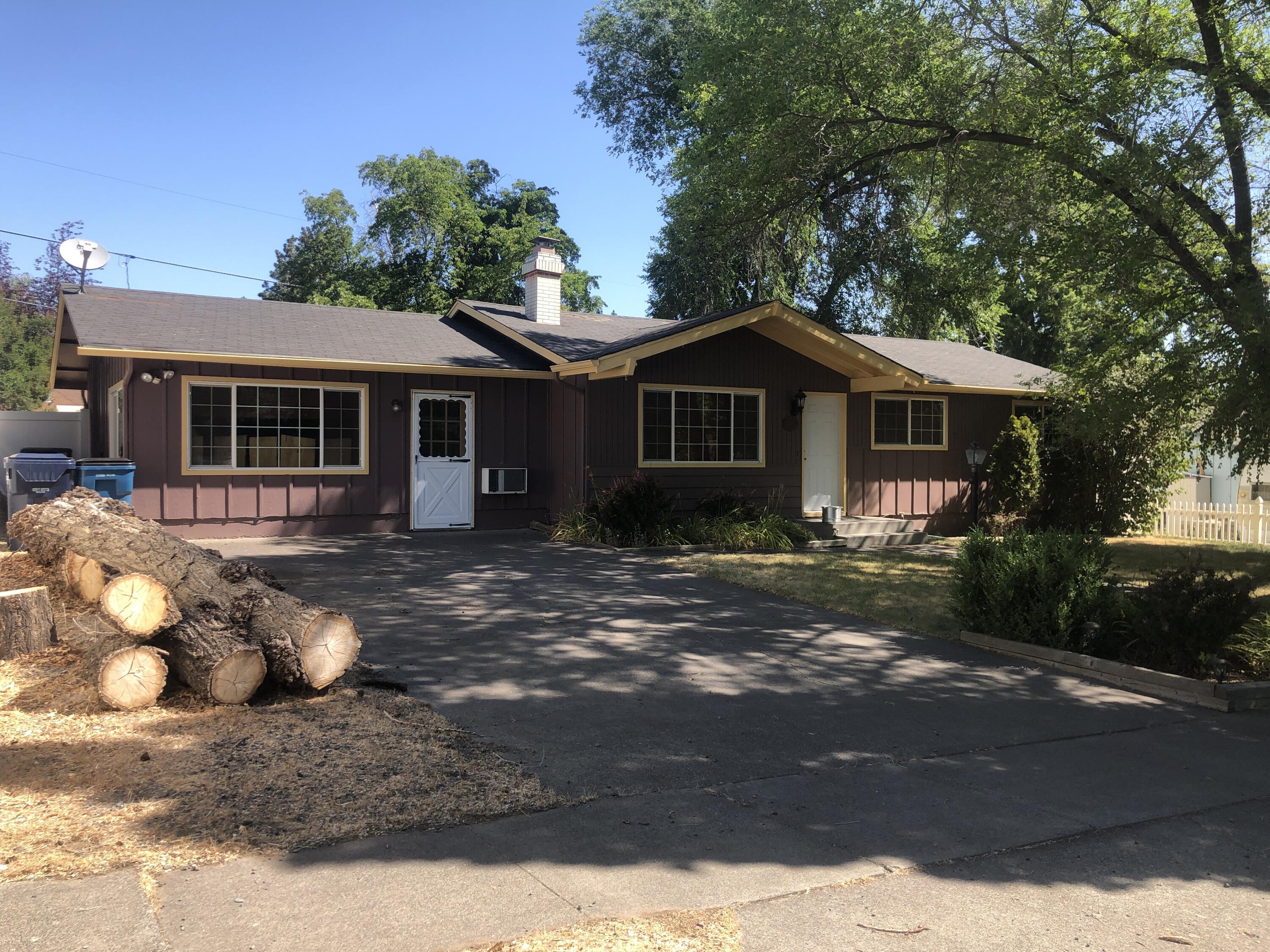 Property Photo: 1324 NE Dempsey Drive OR 97701