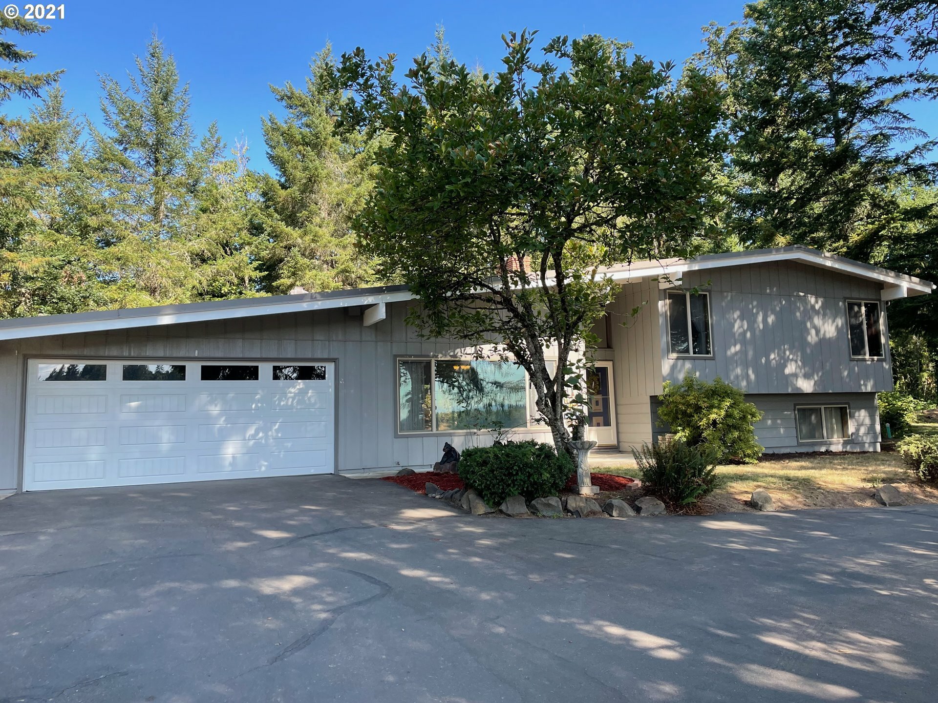 Property Photo:  1555 Perrydale Rd  OR 97338 