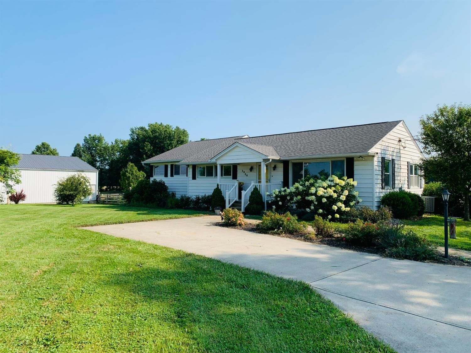 Property Photo: 8884 Morrow Cozaddale Rd OH 45152