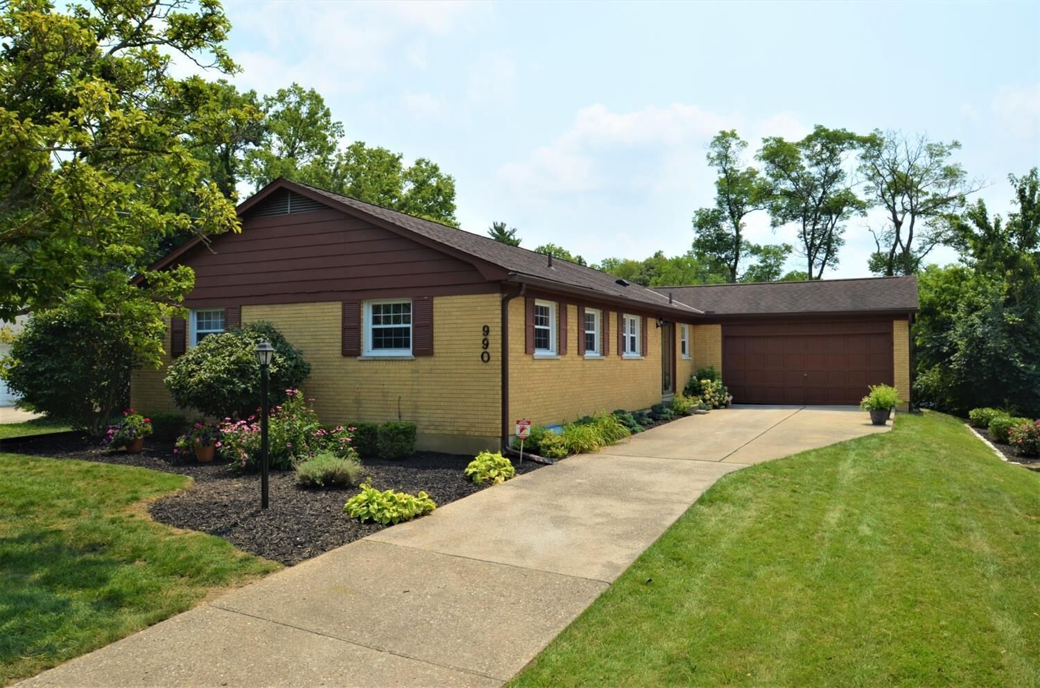 Property Photo:  990 Ligorio Ave  OH 45218