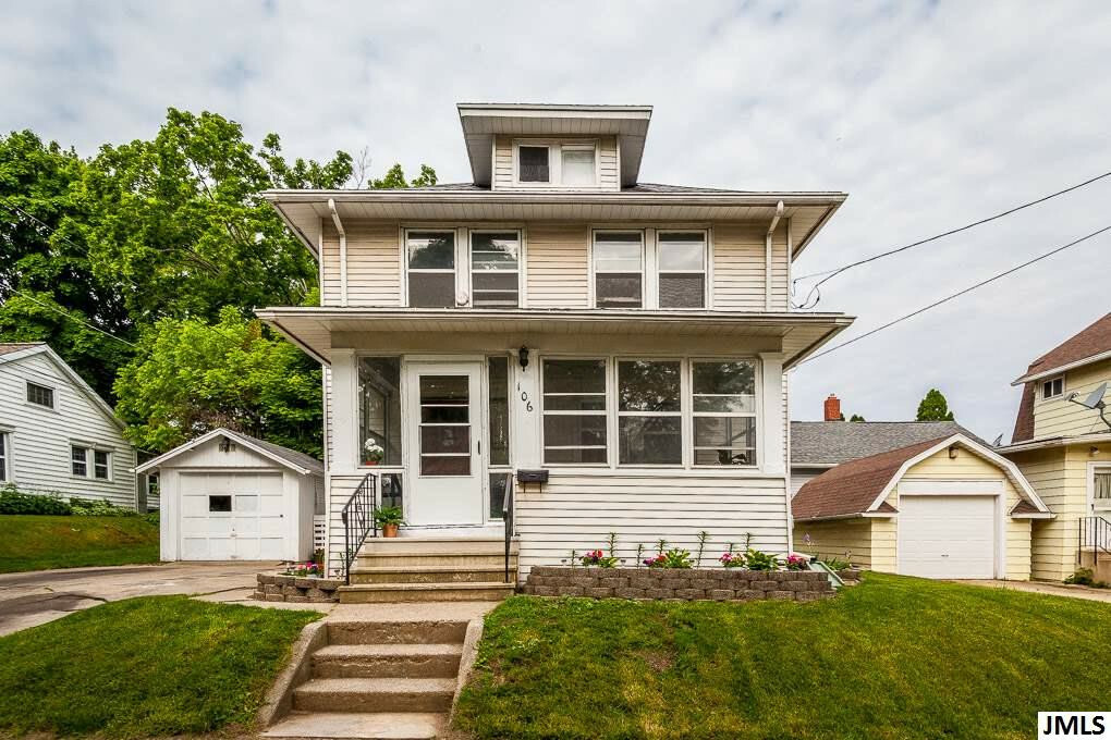 Property Photo:  106 S Wisner St  MI 49203 