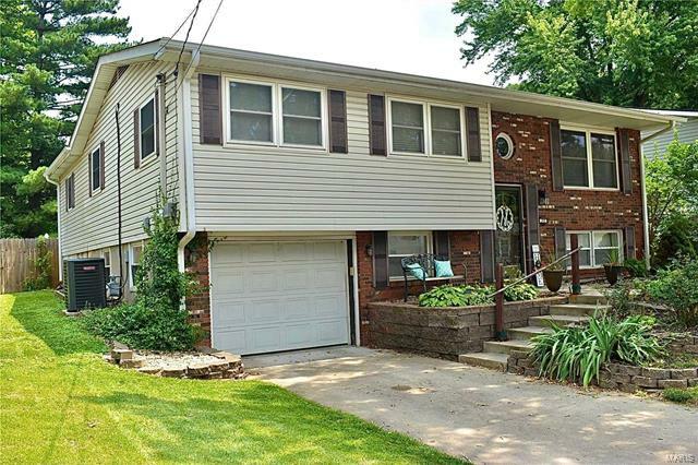 Property Photo: 372 Hand Drive 62035