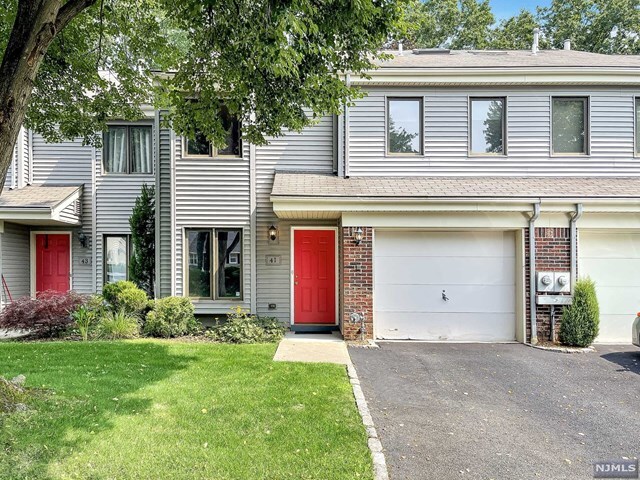 Property Photo: 41 Chelsea Court NJ 07663