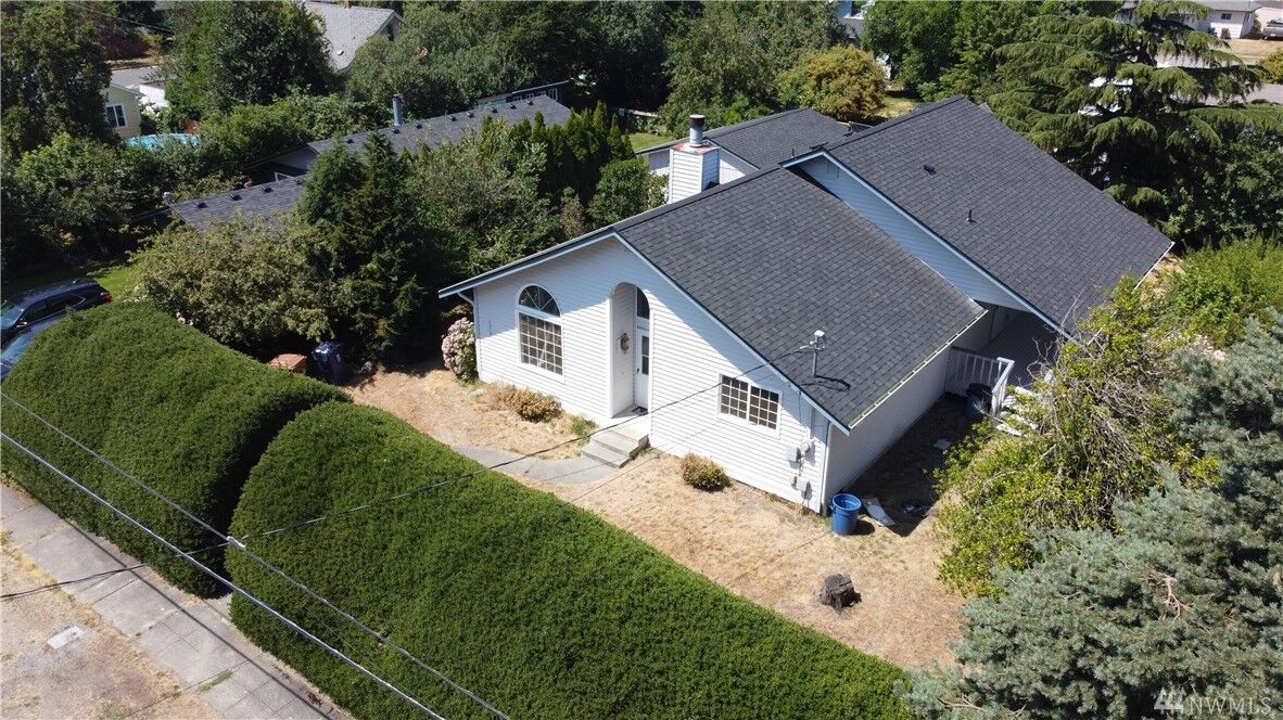 Property Photo:  1519 S 44th St  WA 98418 