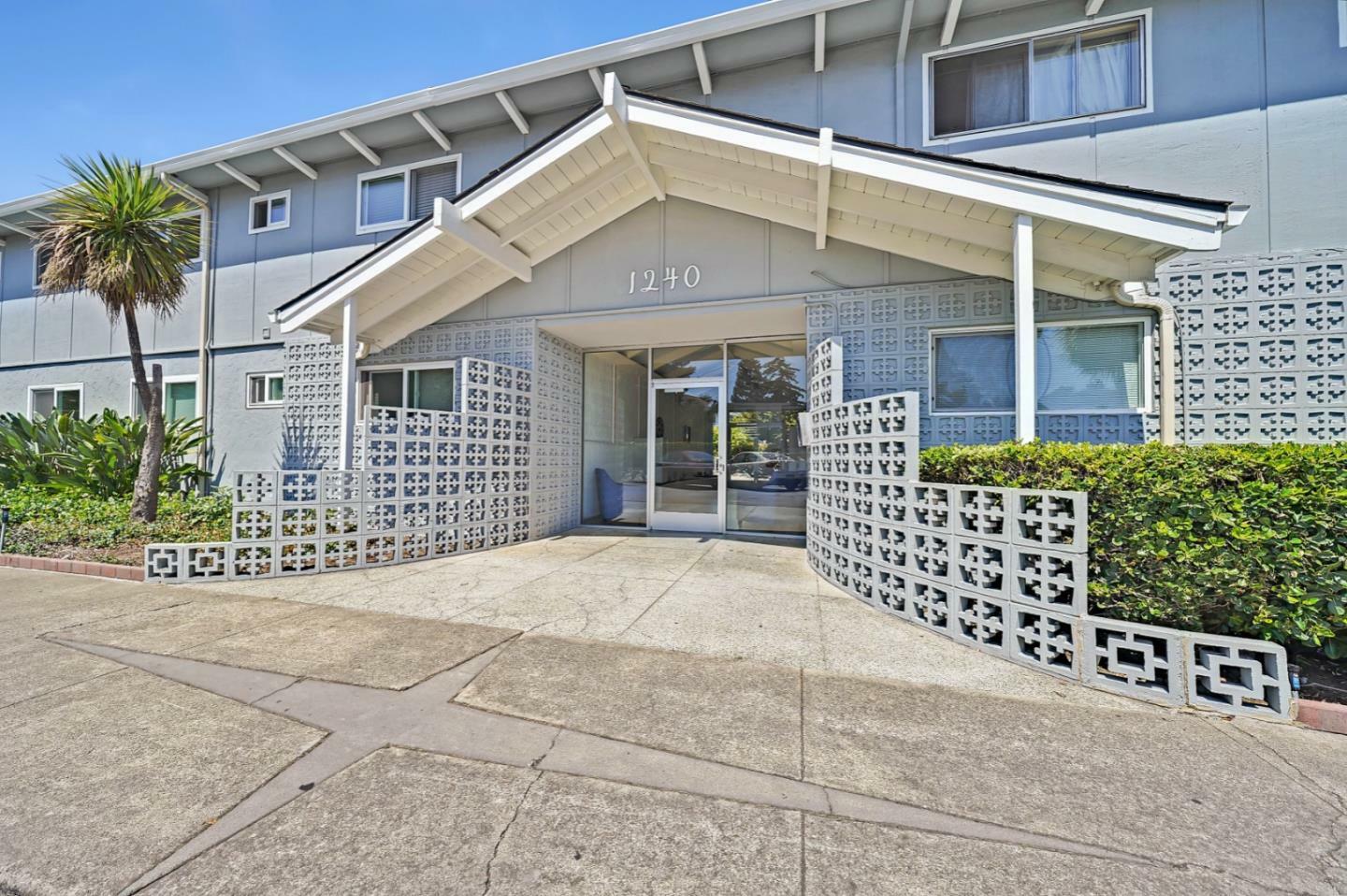 Property Photo: 1240 Woodside Road 2 CA 94061