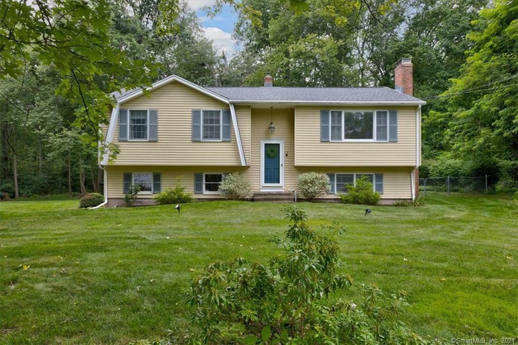 Property Photo:  15 Crestwood Drive  CT 06424 