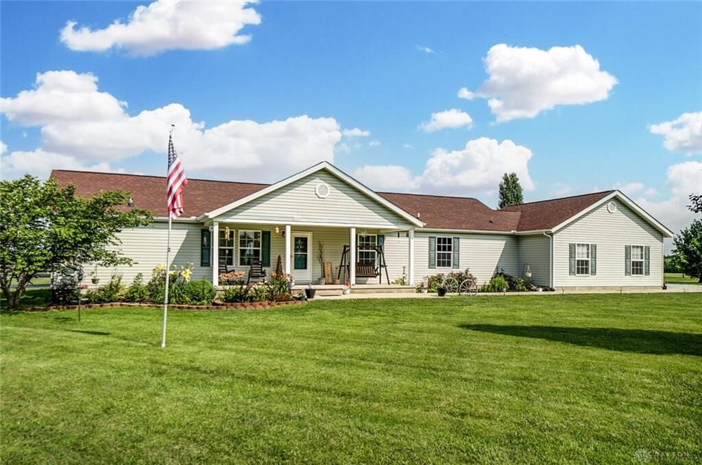 Property Photo: 840 Gumley Road OH 45107
