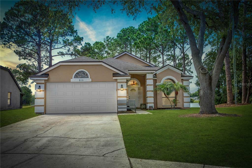 Property Photo: 510 Huxford Court FL 32746