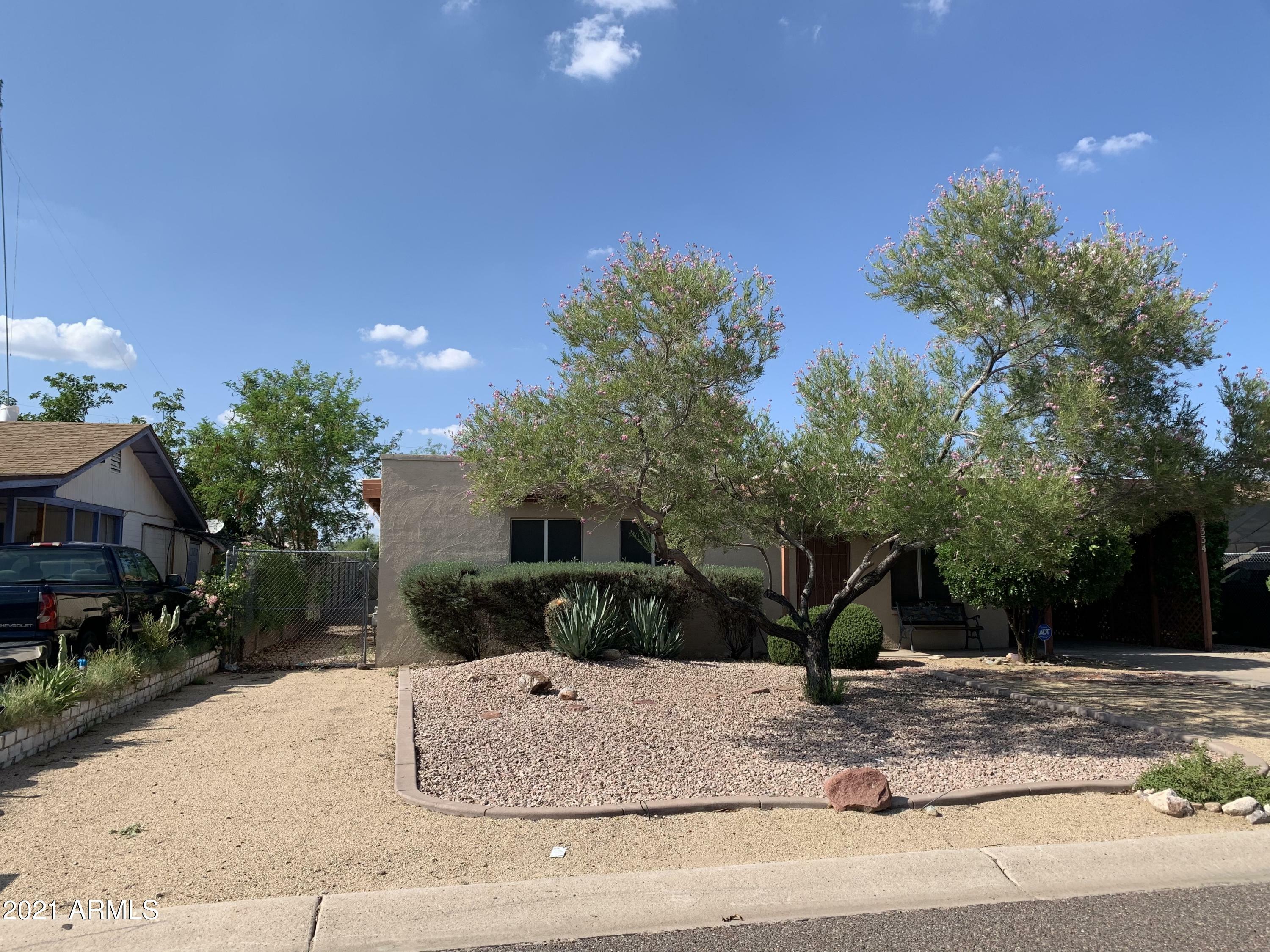 Property Photo:  2334 E Beverly Lane  AZ 85022 