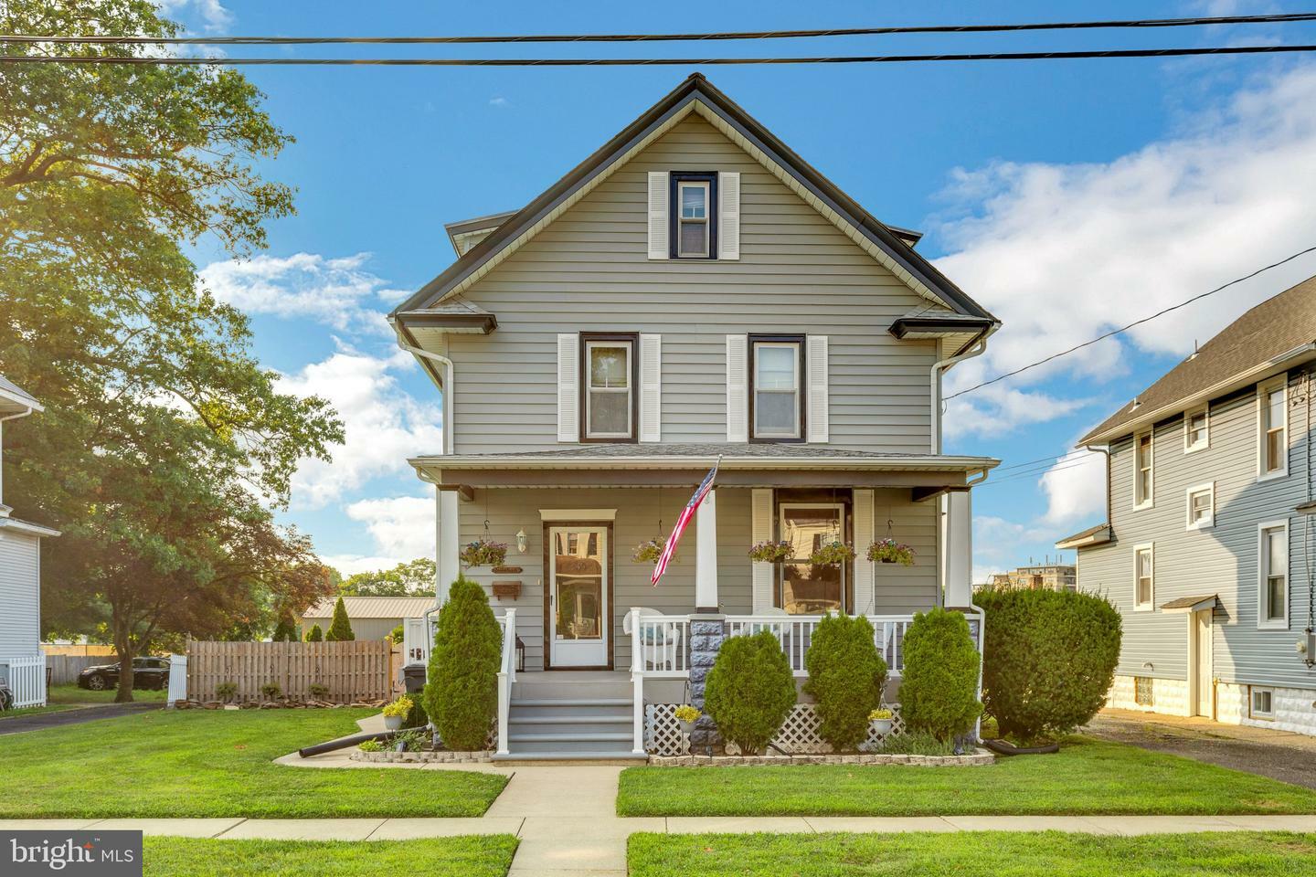 Property Photo:  17 W Beechwood Avenue  NJ 08107 