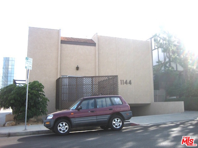 Property Photo: 1144 21st St 2 CA 90403