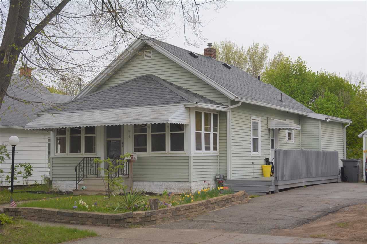 Property Photo: 614 Adams St MI 49202