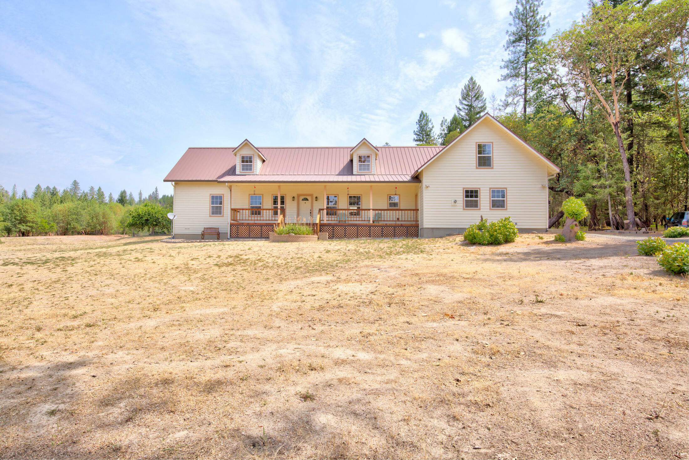 Property Photo:  4282 E Evans Creek Road  OR 97537 