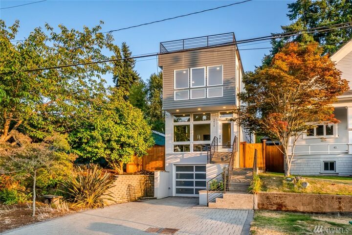 5019 SW Prince St  Seattle WA 98116 photo