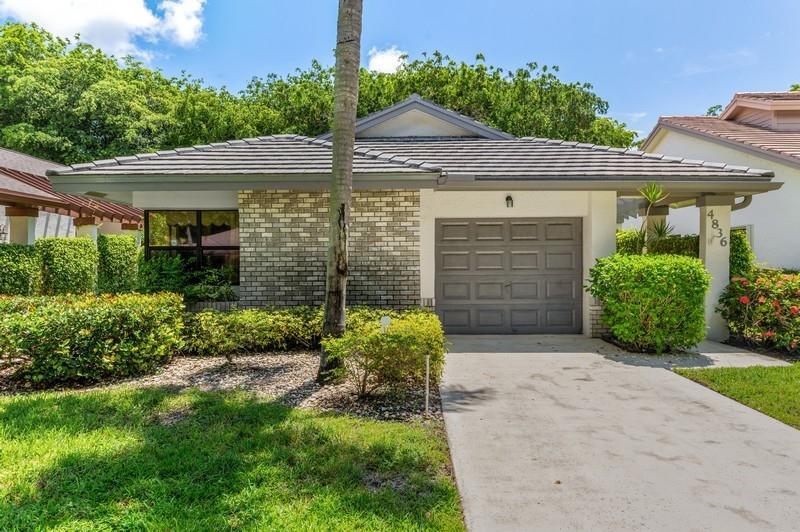 Property Photo: 4836 Boxwood Circle FL 33436