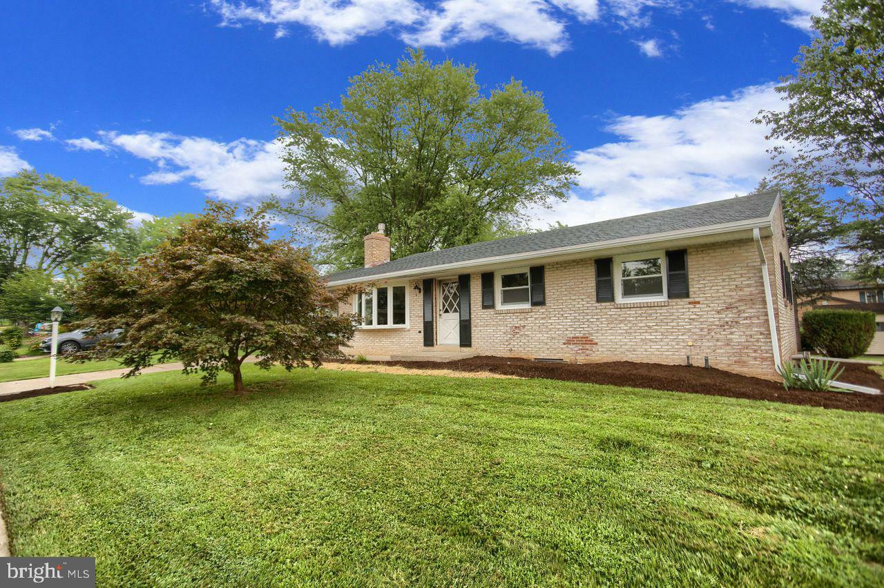 Property Photo:  326 Glendale Drive  PA 17011 