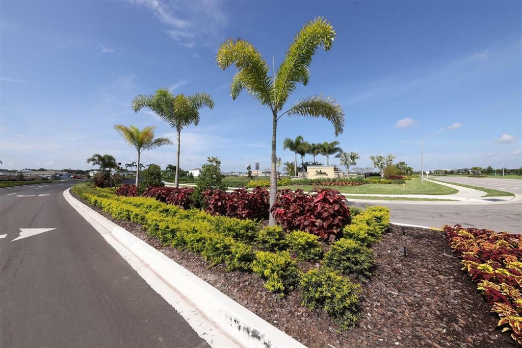 Property Photo: 17645 Cantarina Cove FL 34211
