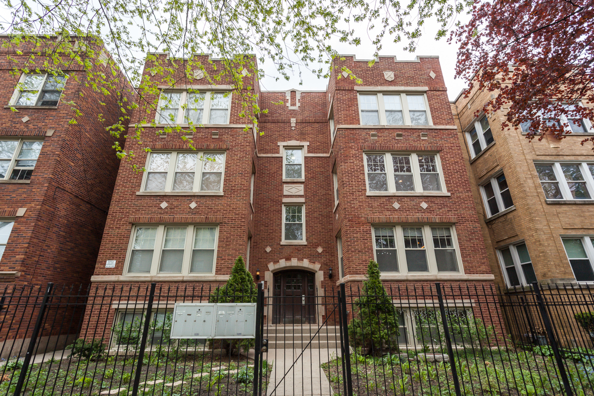 Property Photo: 5035 N Springfield Avenue 1N IL 60625