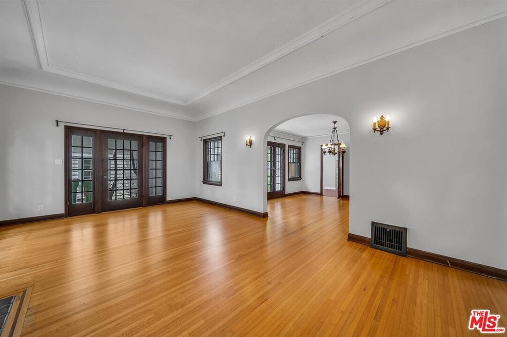 Property Photo: 433 24th Street CA 90402