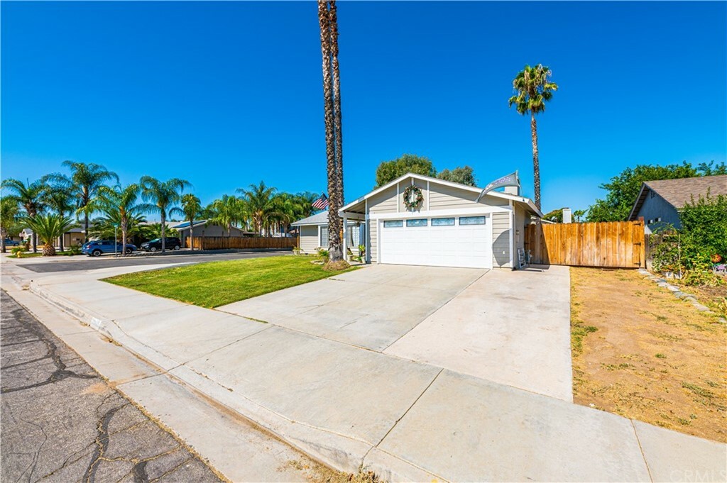 Property Photo:  29585 Oakbridge Drive  CA 92586 