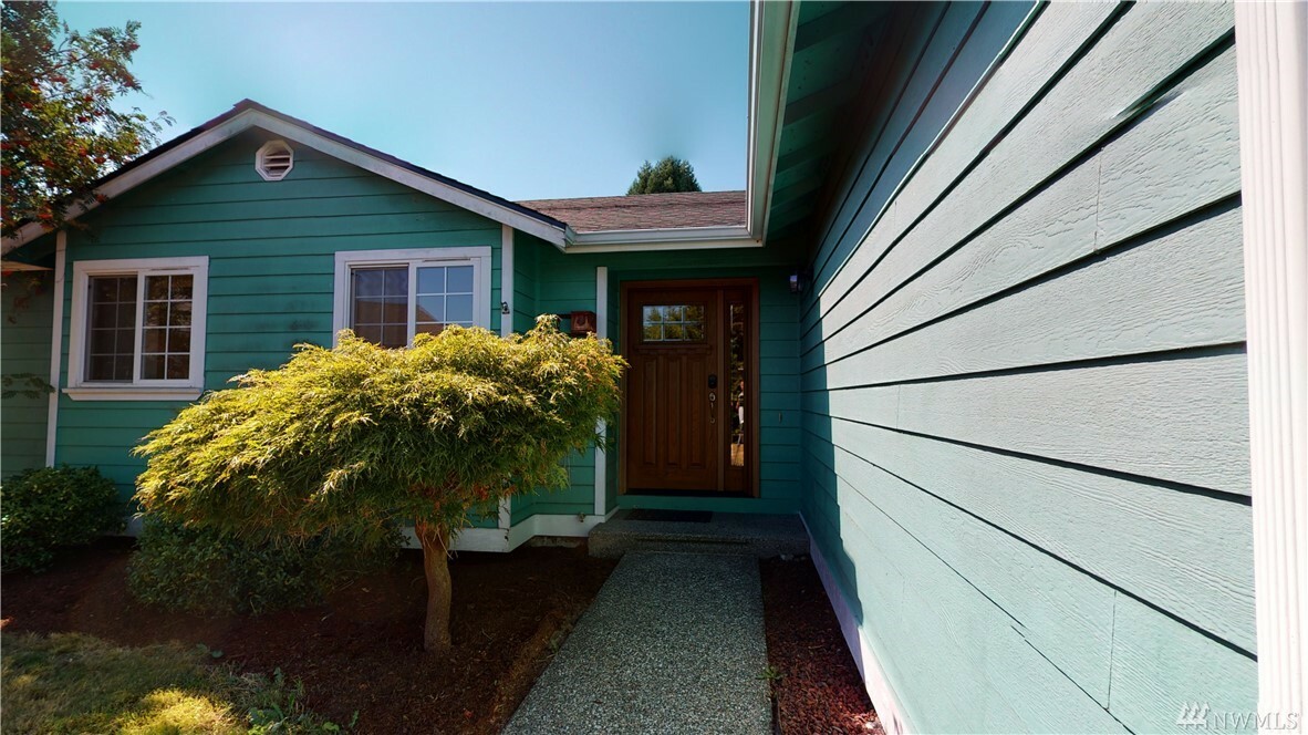 Property Photo:  13811 52nd Ave NE  WA 98271 