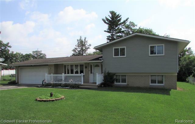 Property Photo:  8045 Kenwick Drive  MI 48386 