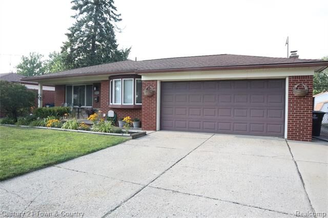 Property Photo:  34514 Nancy Street  MI 48186 