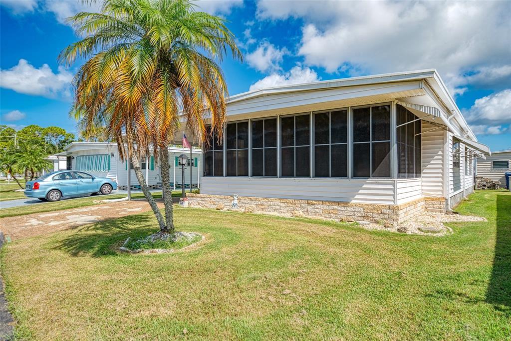 Property Photo: 5536 Denmark Drive FL 34207