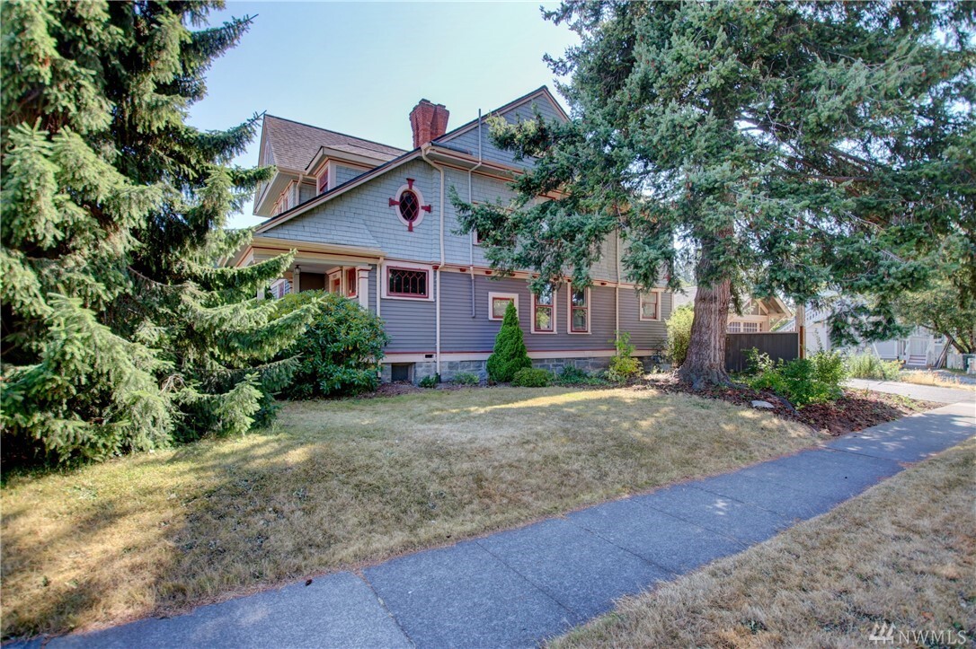 Property Photo: 2331 Elm St WA 98225