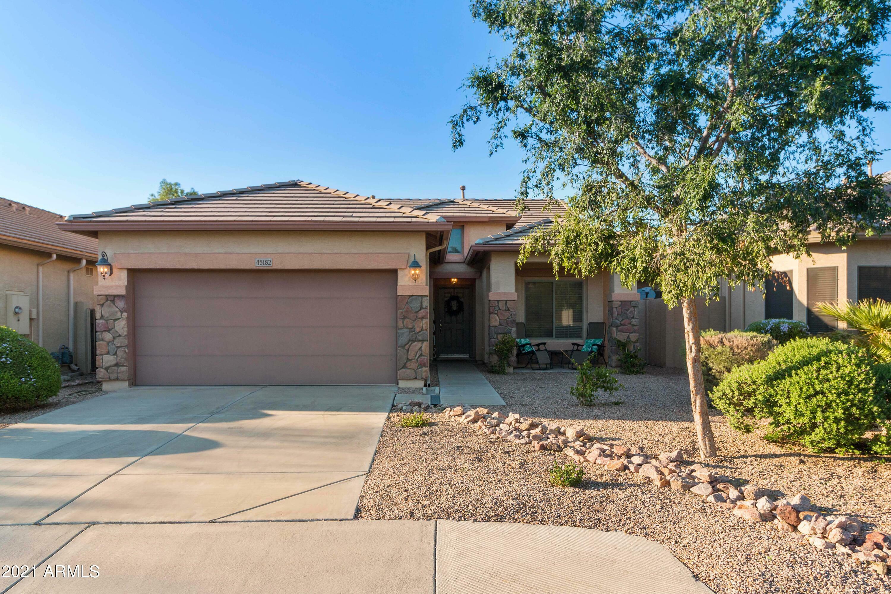 Property Photo:  45182 W Yucca Lane  AZ 85139 