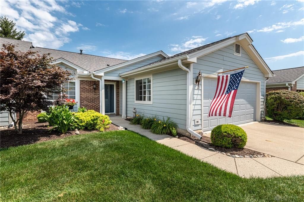 Property Photo: 1806 Yardley Circle OH 45459