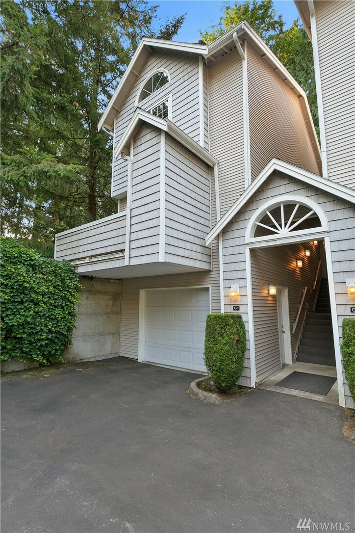 Property Photo:  601 12th Ave NW G1  WA 98027 