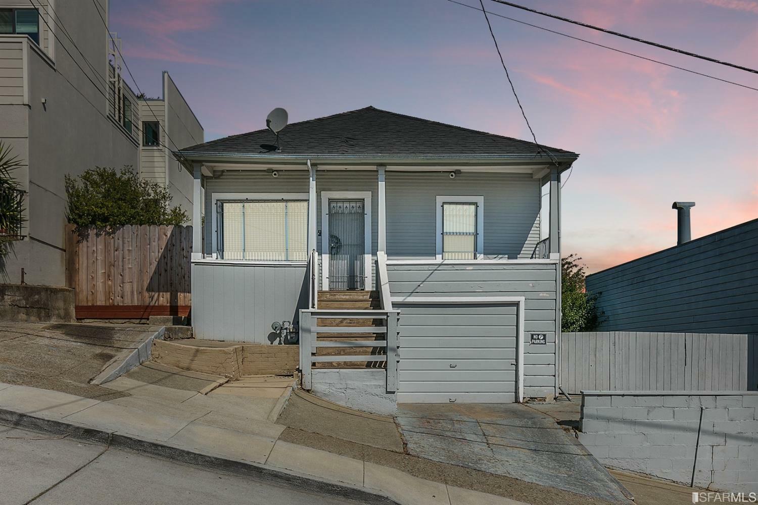 Property Photo:  2924 Griffith Street  CA 94124 