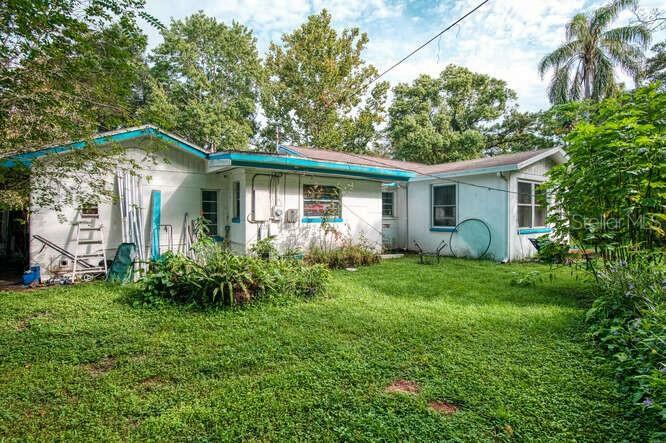 Property Photo:  401 Park Boulevard  FL 34677 