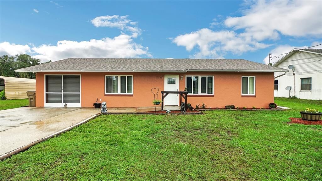 Property Photo: 11125 Pine Street FL 34788