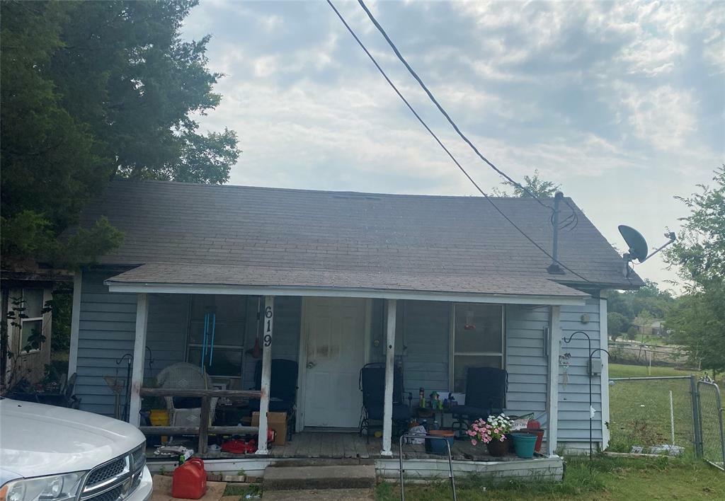 Property Photo:  619 N 6th Street  TX 75407 