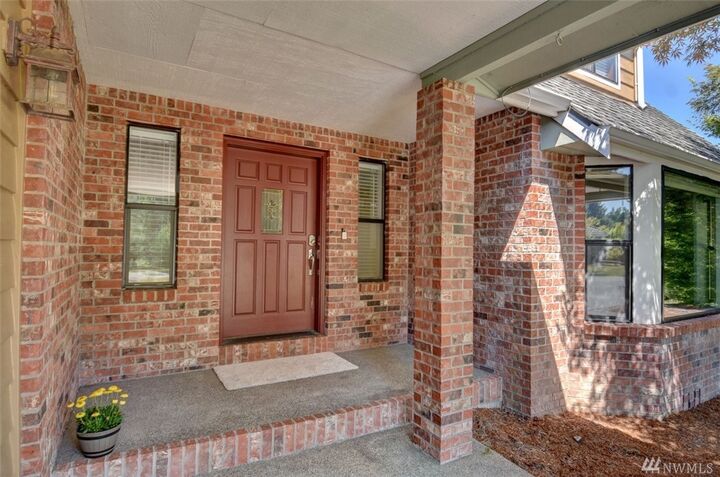 Property Photo: 3429 Hollywood Dr NE WA 98516