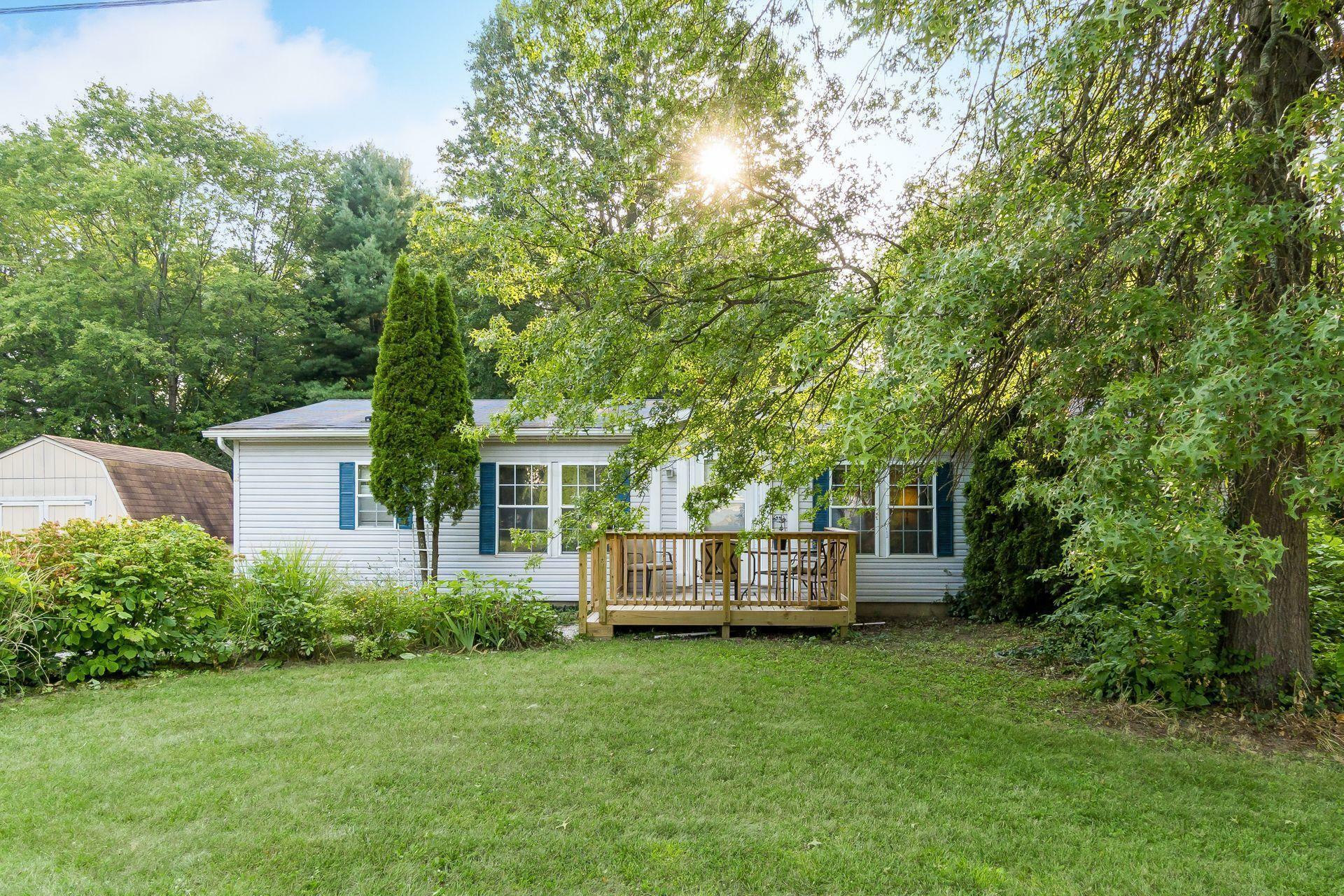 Property Photo: 44 1st SW Avenue OH 43062